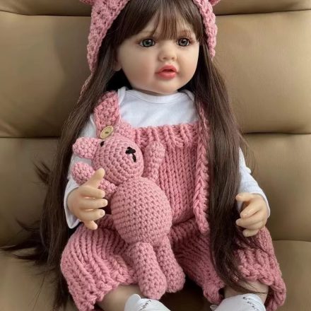 Papusa cu Parul Lung, Aspect Realist